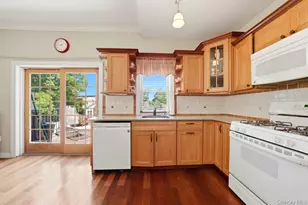 126 Glover Ave, Yonkers, NY 10704 - Photo 7