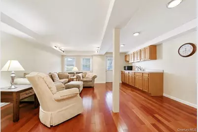 126 Glover Avenue, Yonkers, NY 10704 - Photo 21