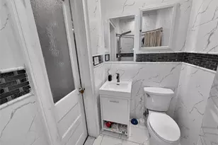75-37 61st St, Ridgewood, NY 11385 - Photo 15