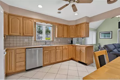 39 Boat Lane, Levittown, NY 11756 - Photo 13