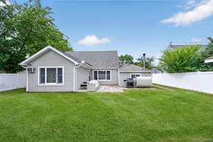 39 Boat Ln, Levittown, NY 11756 - Photo 25