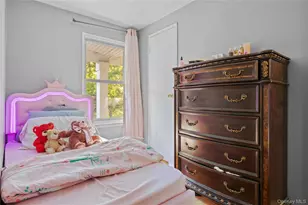 8 Independence Ct, Ridge, NY 11961 - Photo 15