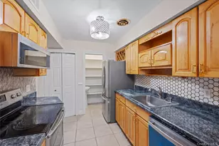 8 Independence Ct, Ridge, NY 11961 - Photo 9