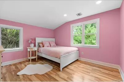 8 Walnut Place, Huntington, NY 11743 - Photo 19
