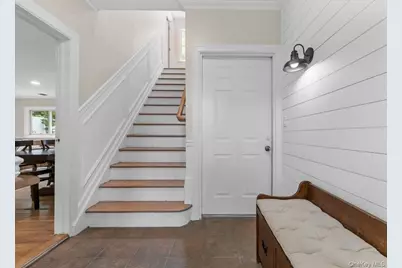 8 Walnut Place, Huntington, NY 11743 - Photo 3