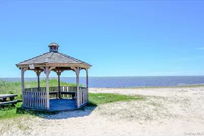 35 Melrose Parkway, Patchogue, NY 11772 - Photo 39