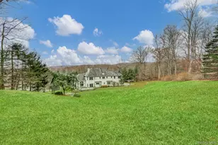 22 Golden Rd, Suffern, NY 10901 - Photo 7