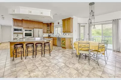 22 Golden Road, Suffern, NY 10901 - Photo 17