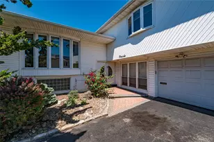 36 Elaine Dr, Oceanside, NY 11572 - Photo 3