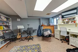 36 Elaine Dr, Oceanside, NY 11572 - Photo 21