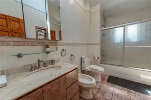 36 Elaine Dr, Oceanside, NY 11572 - Photo 13