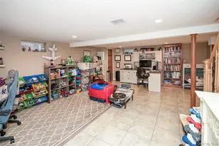 37 Seitz Dr, Bethpage, NY 11714 - Photo 15