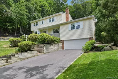 7 Diana Hill, Huntington, NY 11743 - Photo 3