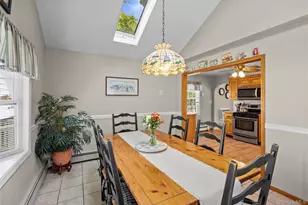 2453 Aberdeen St, East Meadow, NY 11554 - Photo 17
