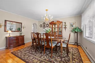 2453 Aberdeen St, East Meadow, NY 11554 - Photo 5