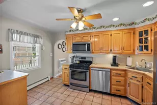 2453 Aberdeen St, East Meadow, NY 11554 - Photo 13