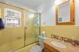 2453 Aberdeen St, East Meadow, NY 11554 - Photo 21