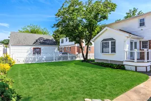 2453 Aberdeen St, East Meadow, NY 11554 - Photo 39