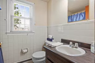 2453 Aberdeen St, East Meadow, NY 11554 - Photo 29