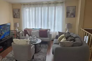 1095 Pinebrook Ct, West Hempstead, NY 11552 - Photo 9