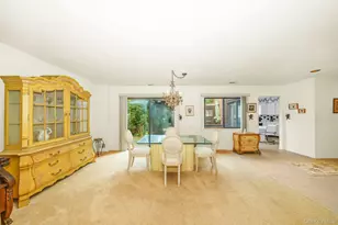 91 Southgate Cir, Massapequa Park, NY 11762 - Photo 5