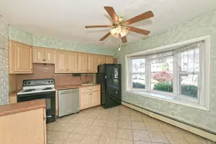 34 Prentice Rd, Levittown, NY 11756 - Photo 5