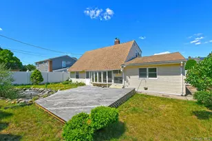 34 Prentice Rd, Levittown, NY 11756 - Photo 19
