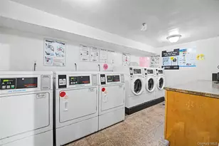 35-06 Leavitt St, Flushing, NY 11354 - Photo 13