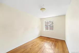 35-06 Leavitt St, Flushing, NY 11354 - Photo 9