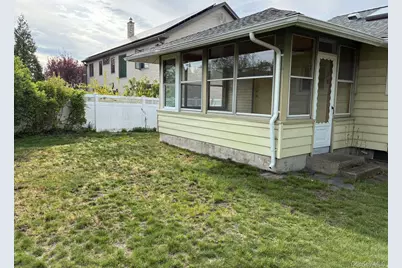 1474 Stephen Marc Lane, East Meadow, NY 11554 - Photo 3