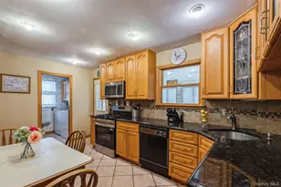 12 Swan Ln, Hauppauge, NY 11788 - Photo 7