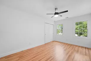 40 Muncey Rd, Bay Shore, NY 11706 - Photo 33