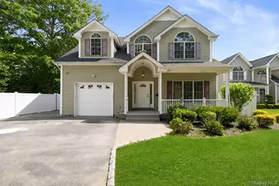 40 Muncey Road, Bay Shore, NY 11706 - Photo 1