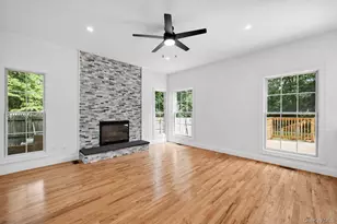 40 Muncey Rd, Bay Shore, NY 11706 - Photo 27
