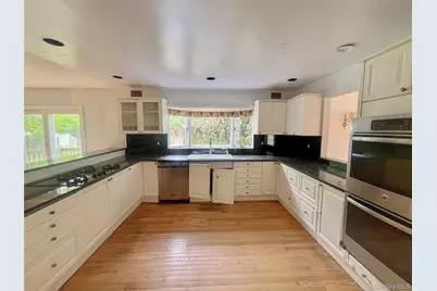 160 S Conger Avenue, Congers, NY 10920 - Photo 3