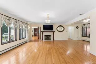 72 Lake End Rd, Merrick, NY 11566 - Photo 7
