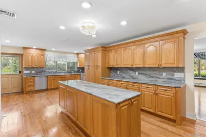 72 Lake End Road, Merrick, NY 11566 - Photo 11