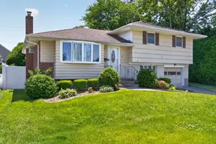 4 Gates Ave, Plainview, NY 11803 - Photo 31