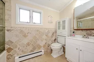 86 Edmore Ln N, West Islip, NY 11795 - Photo 23