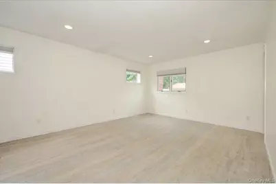 86 Edmore Lane N, West Islip, NY 11795 - Photo 29