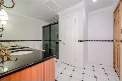86 Edmore Lane N, West Islip, NY 11795 - Photo 15