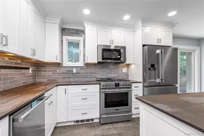 89 Trafalgar Square, Lynbrook, NY 11563 - Photo 15
