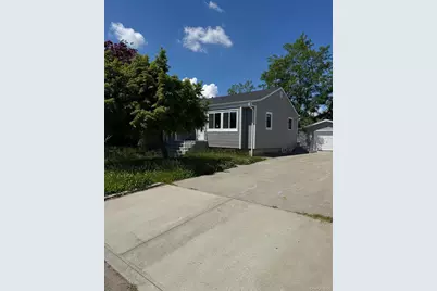 5 Remsen Street, Copiague, NY 11726 - Photo 5