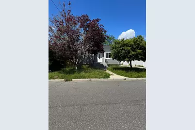 5 Remsen Street, Copiague, NY 11726 - Photo 17