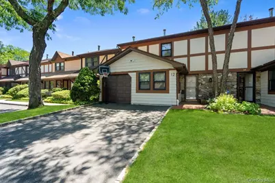 12 Cold Harbour Lane #82, Woodbury, NY 11797 - Photo 3