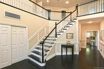 4 Hampton Court, Huntington, NY 11743 - Photo 17