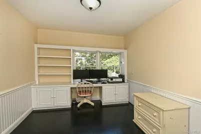 4 Hampton Court, Huntington, NY 11743 - Photo 15