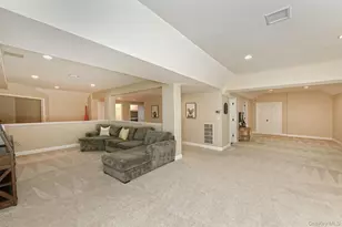 4 Hampton Ct, Huntington, NY 11743 - Photo 33