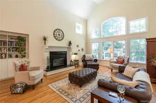 7 Duhamel Dr, Hopewell Junction, NY 12533 - Photo 9