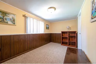 9 Johnson Place, Lindenhurst, NY 11757 - Photo 7